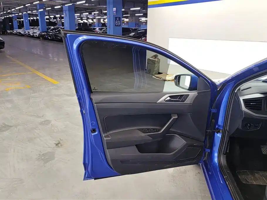 Volkswagen Polo 2019 Plus 1.5L Automatic Panorama Enjoyment Edition фото 7