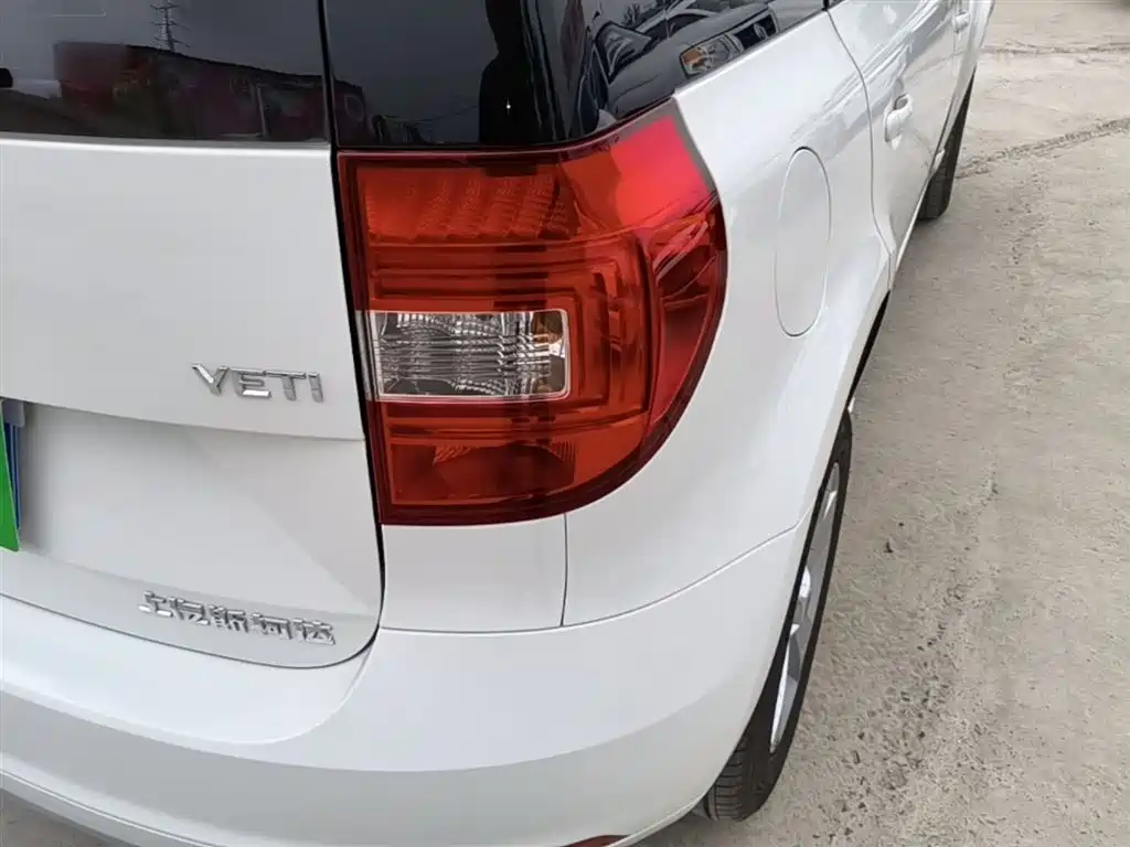 Škoda Yeti 2017 TSI280 DSG Advance фото 8