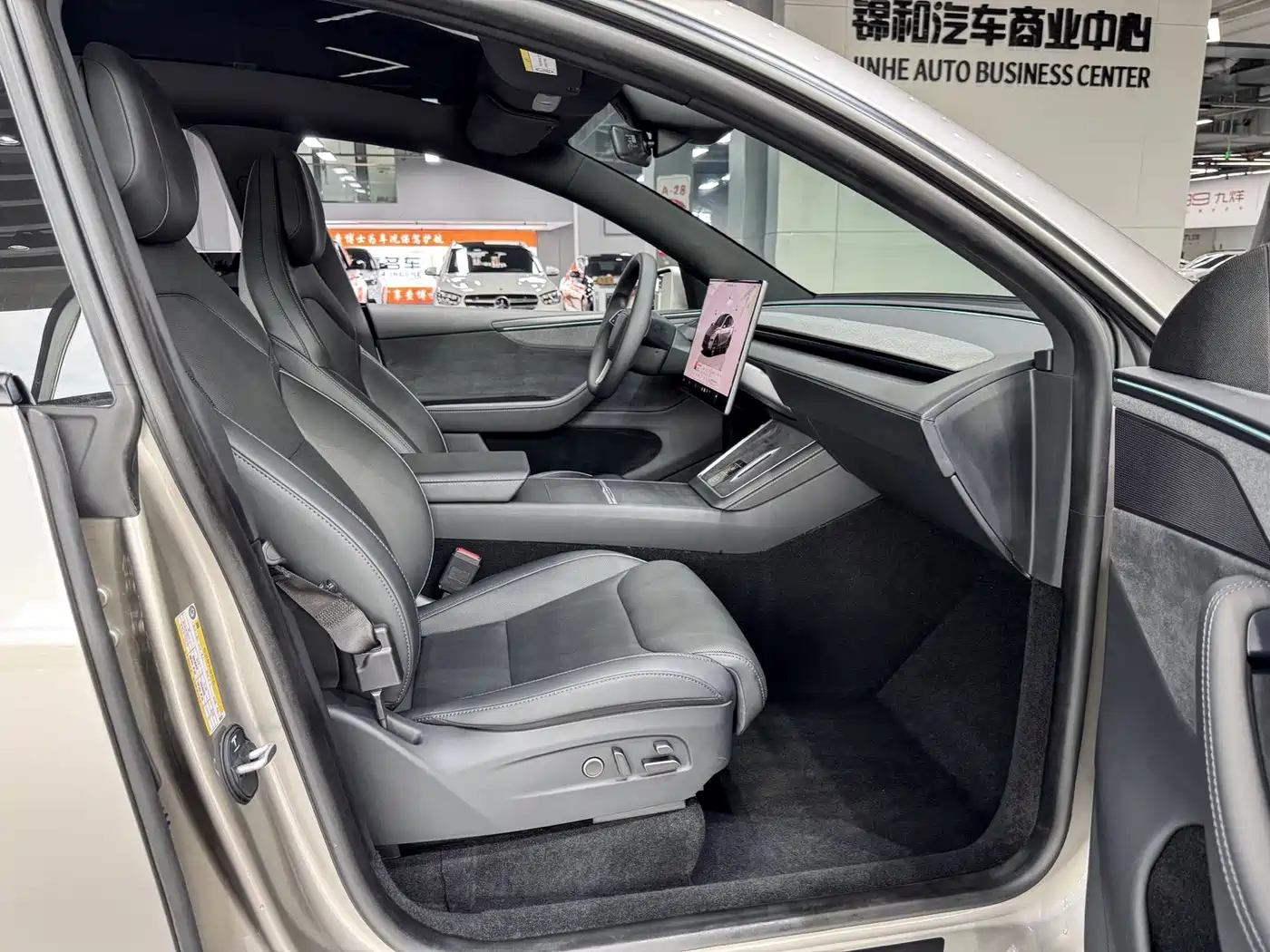 Tesla Model Y L 2026 2025 Facelift Long Range AWD