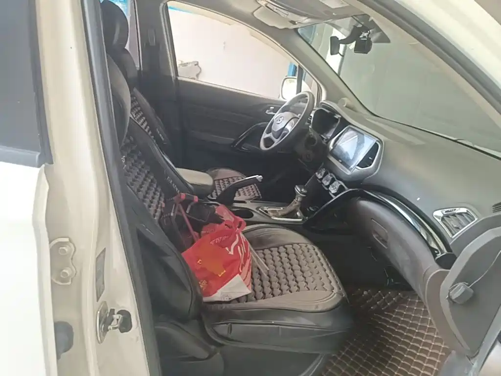 GAC Trumpchi GS4 2015 2015 200T G-DCT Comfort Edition