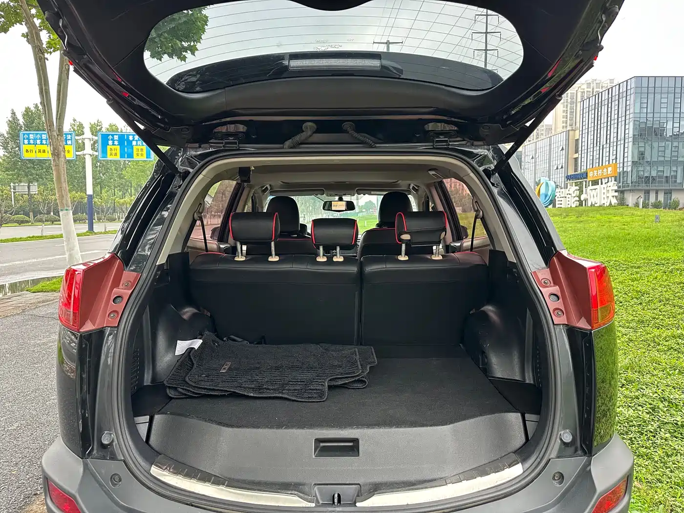 Toyota RAV4 Rongfang 2015 2.0L CVT 2WD Trend Edition фото 6