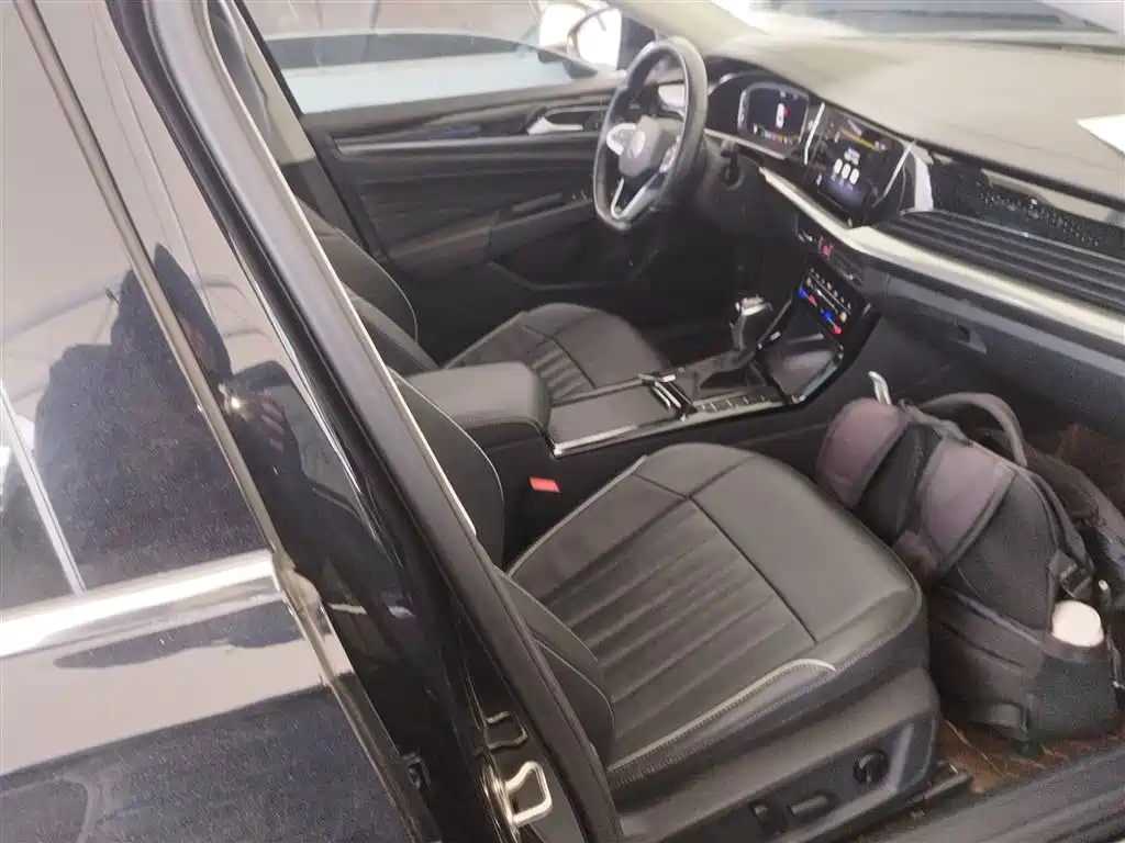 Volkswagen Passat 2022 330TSI Starlight Elite Edition фото 25