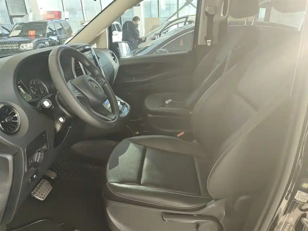 Mercedes-Benz Vito 2021 2.0T Elite 7-Seater фото 7