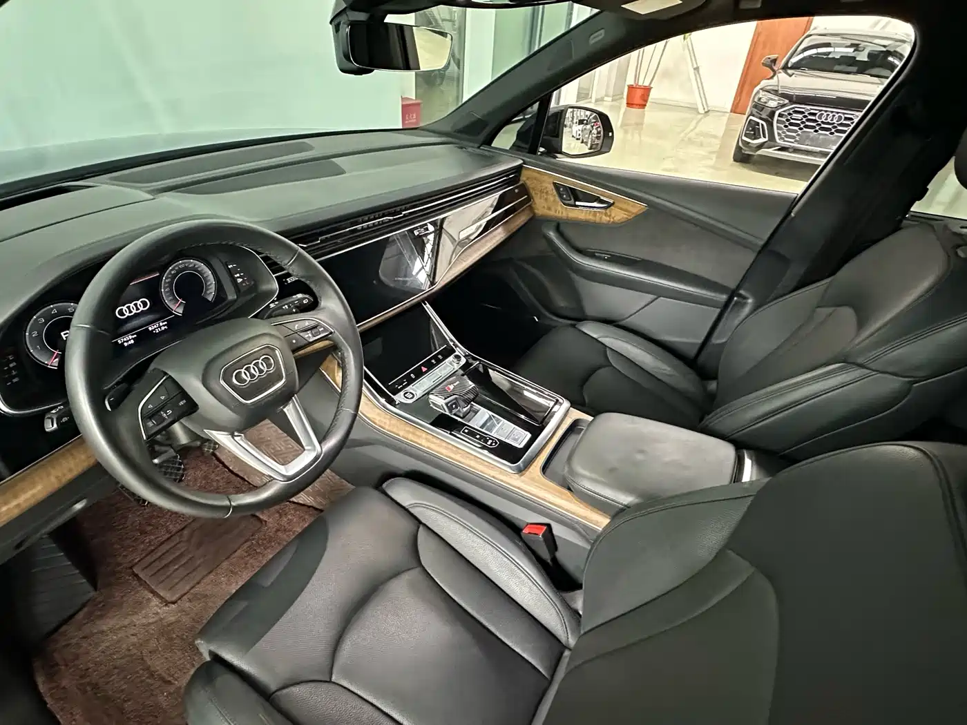 Audi Q7 2021 55 TFSI quattro S line Premium фото 6