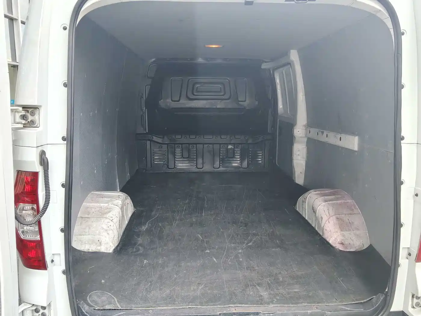 SAIC Maxus Maxus EV30 2022 Pure Electric Smart Logistics Expert Long Axle Guoxuan фото 13