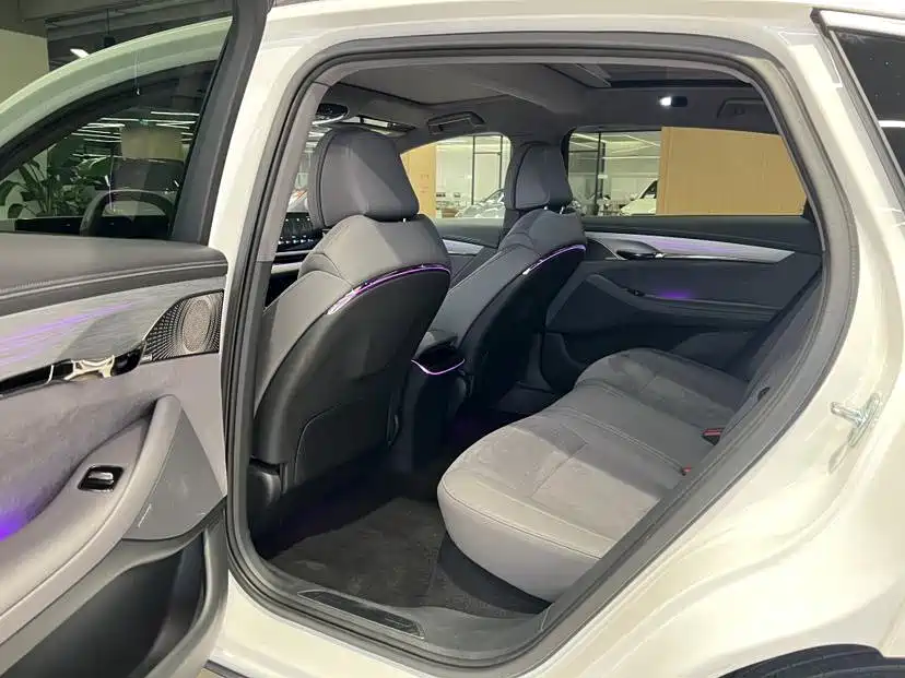 Voyah Auto VOYAH Zhuiguang 2024 PHEV AWD Ultra-long Range Executive Edition фото 9