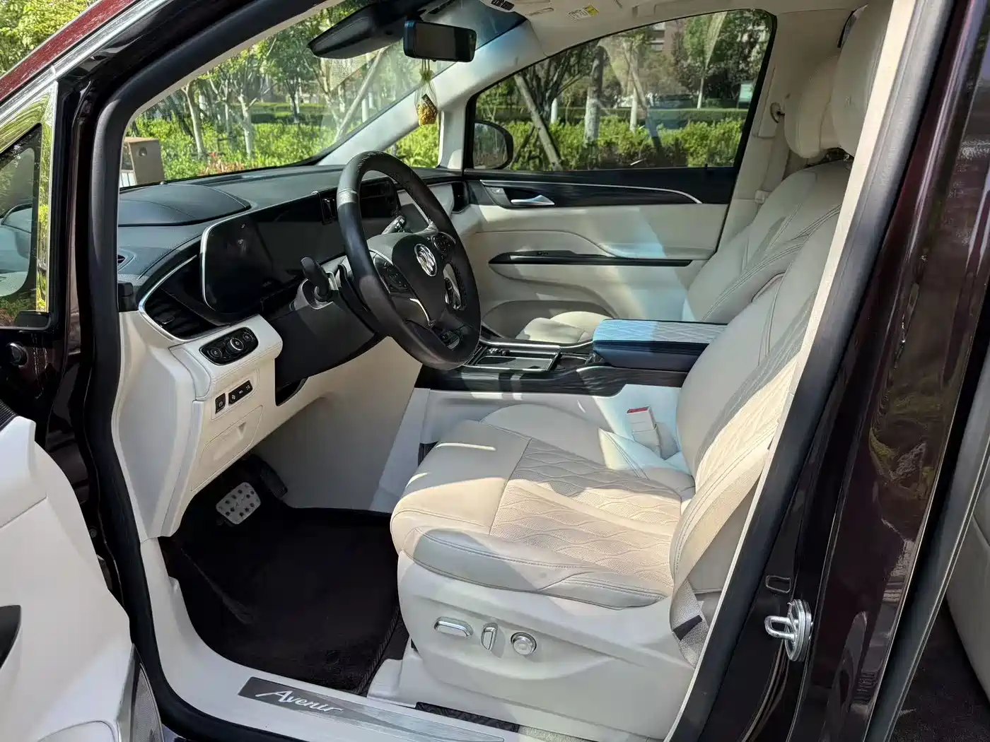 Buick GL8 2020 Avenir Six-Seat Elegance Edition фото 13
