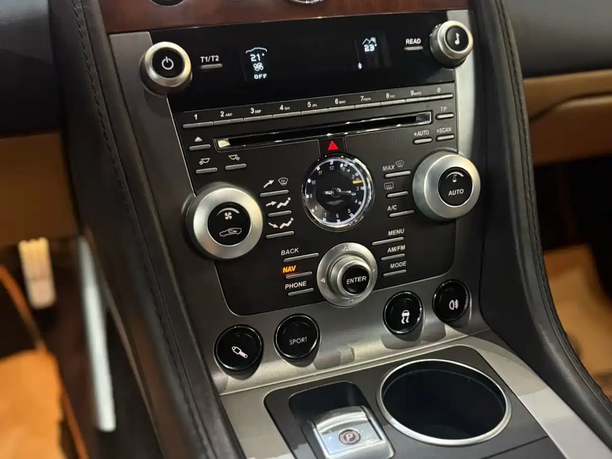 Aston Martin V8 Vantage 2011 2011 4.7L Sportshift Coupe
