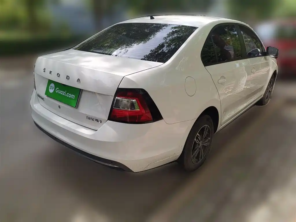 Škoda Rapid 2019 Facelift 1.5L Manual Standard Version China VI фото 5