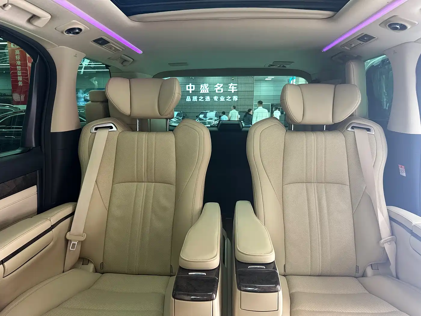 Toyota Alphard 2021 Hybrid 2.5L Premium фото 23
