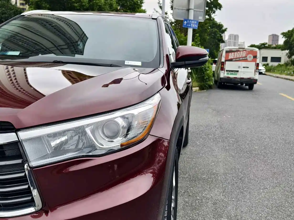 Фото 19 - Toyota Highlander