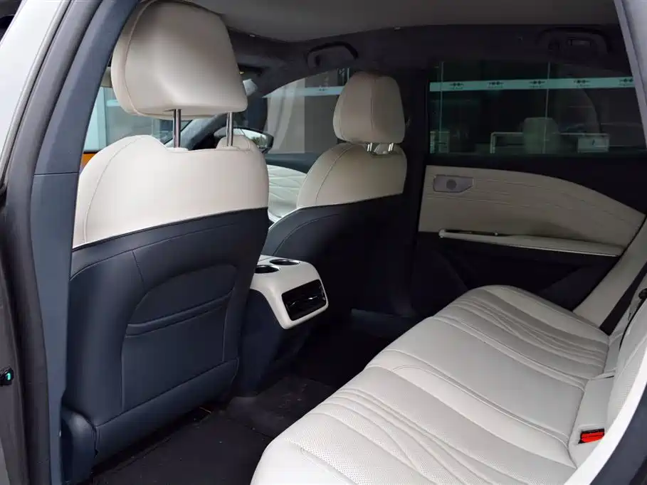 Geely Galaxy Galaxy E8 2024 665km RWD Starship Smart Driving Edition фото 8