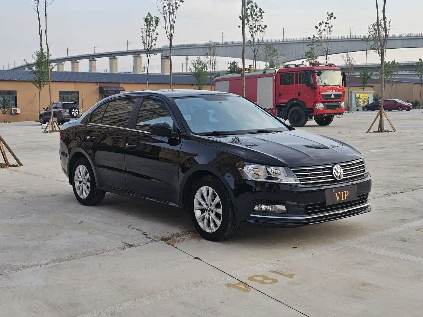 Volkswagen Lavida 2017 1.6L Automatic Comfort Edition фото 3