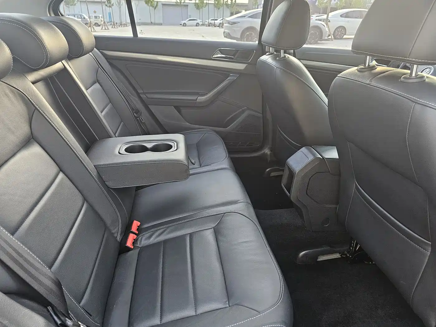 Volkswagen Lavida 2017 1.6L Automatic Comfort Edition фото 9