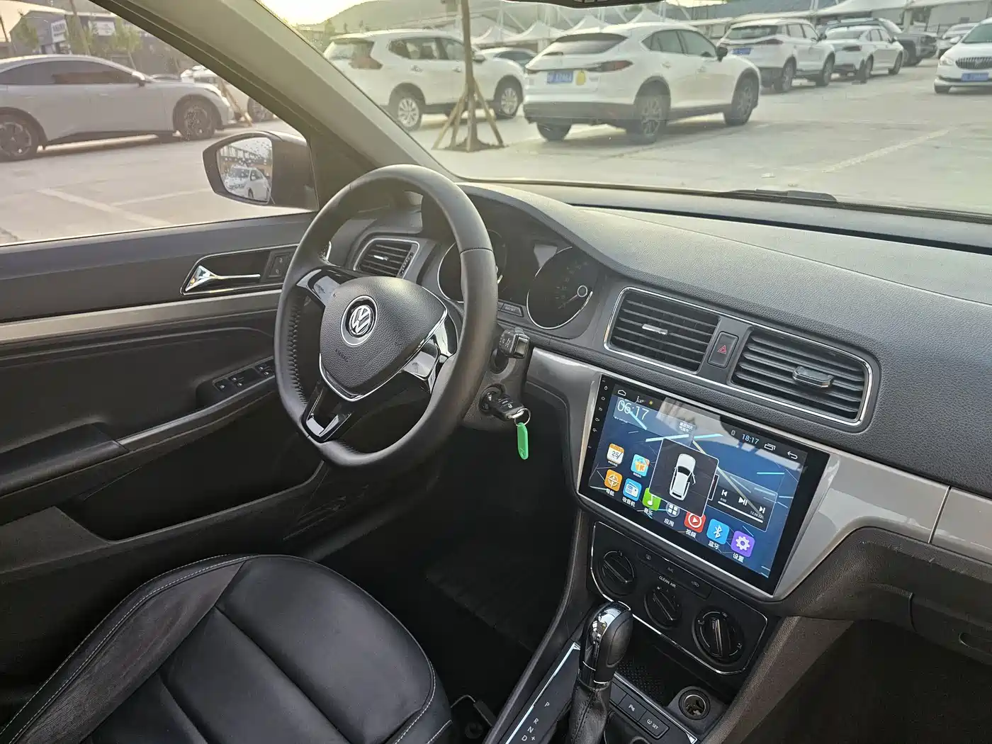 Volkswagen Lavida 2017 1.6L Automatic Comfort Edition фото 11