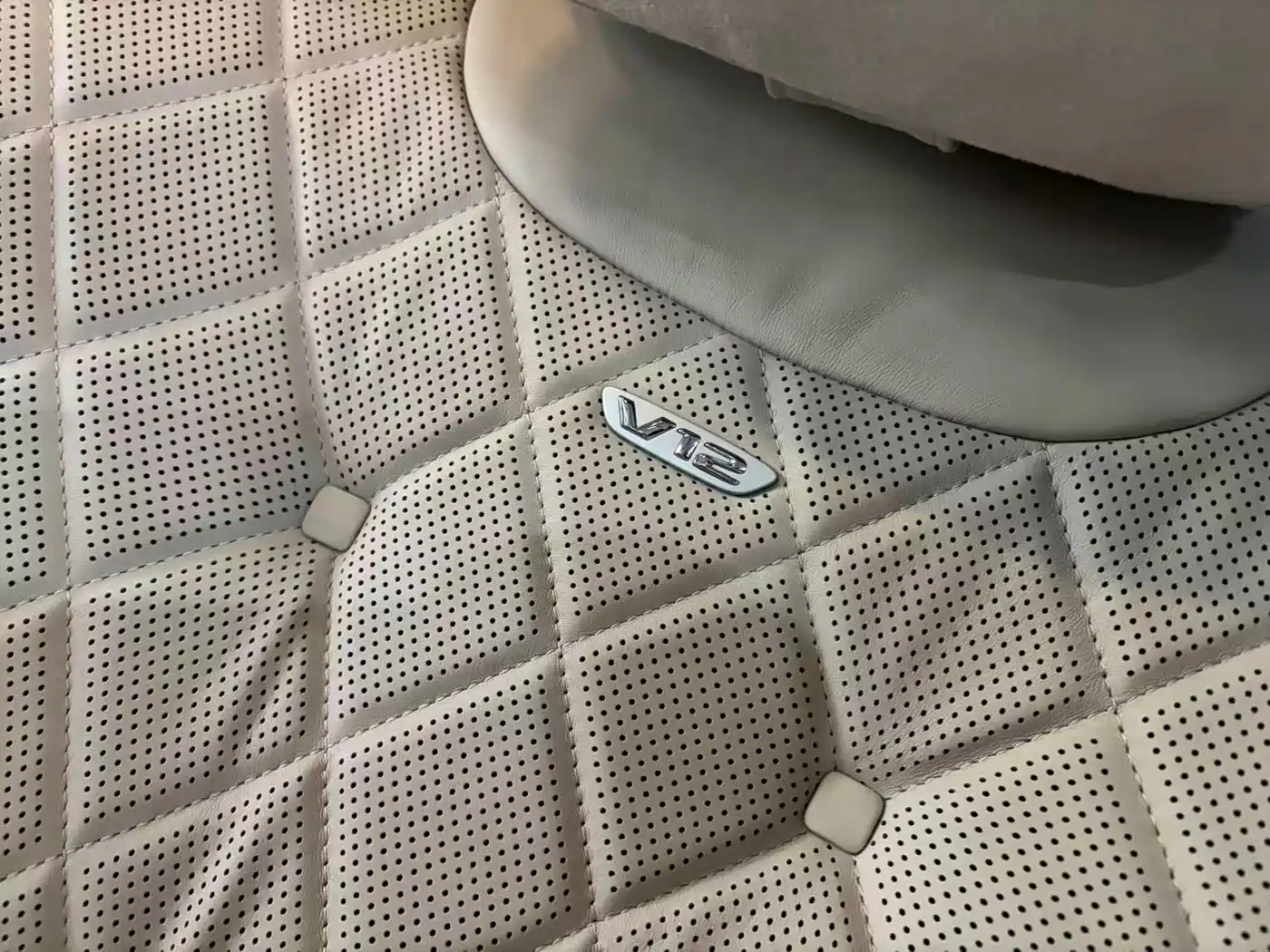 Mercedes-Benz Maybach S-Class 2018 Model S 680 фото 18