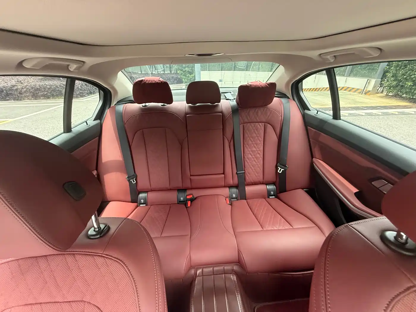BMW 3 Series 2024 325Li M Sport Shadowline Package фото 20