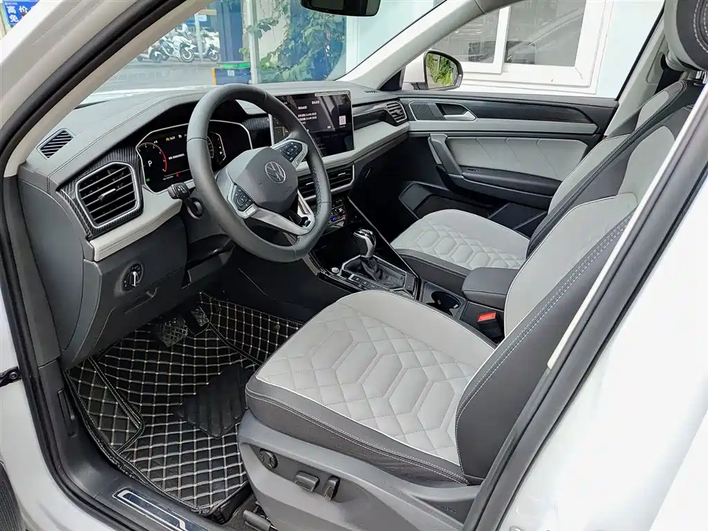Volkswagen Tayron 2024 300TSI 2WD Luxury Plus Advanced фото 7