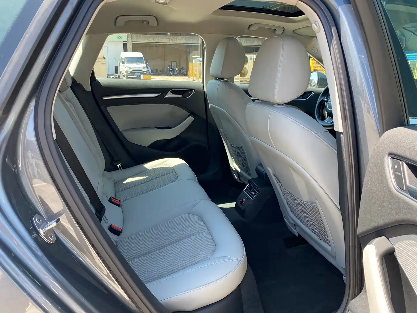 Audi A3 (Import) 2014 Sportback 40 TFSI S line Comfort фото 14
