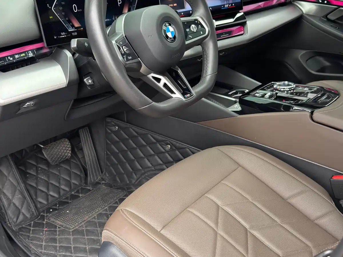 BMW 5 Series 2024 530Li Leading M Sport Package фото 7