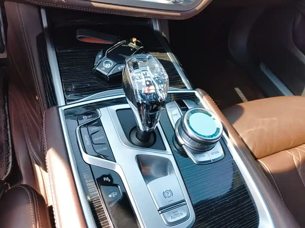 BMW 7-SERIES