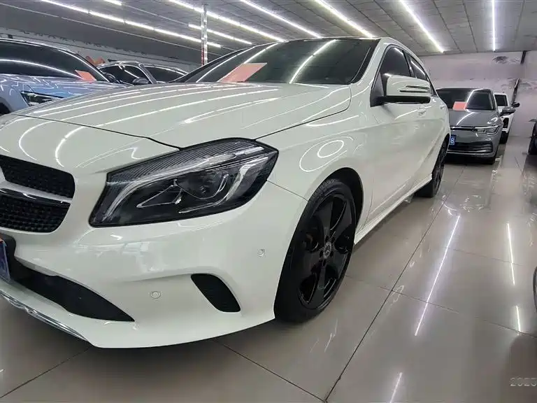 Mercedes-Benz A-Class (Import) 2017 Facelift A 200 Fashion