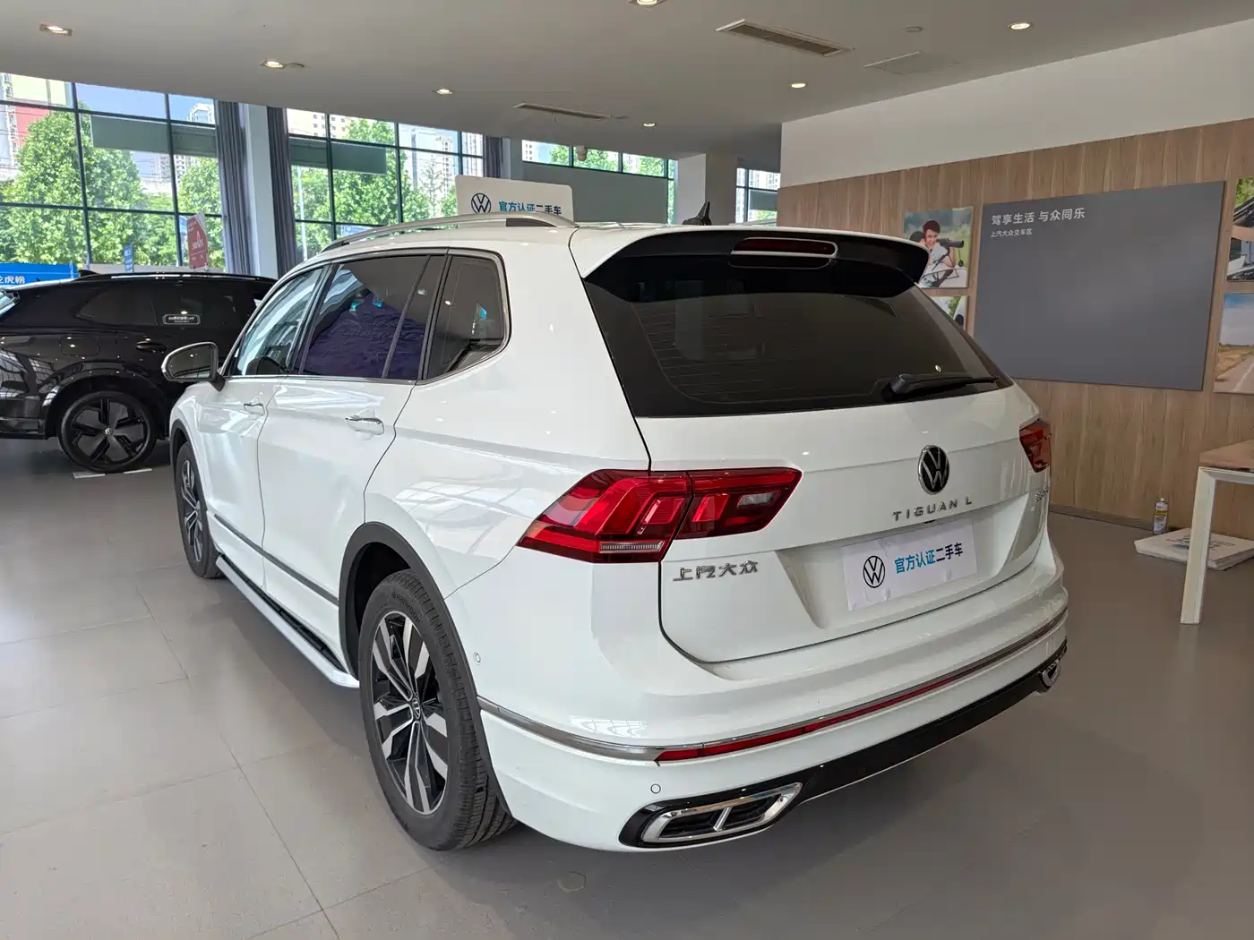 Volkswagen Tiguan L 2024 Outstanding 330TSI Auto 2WD R-Line Dragon Glory Edition фото 19
