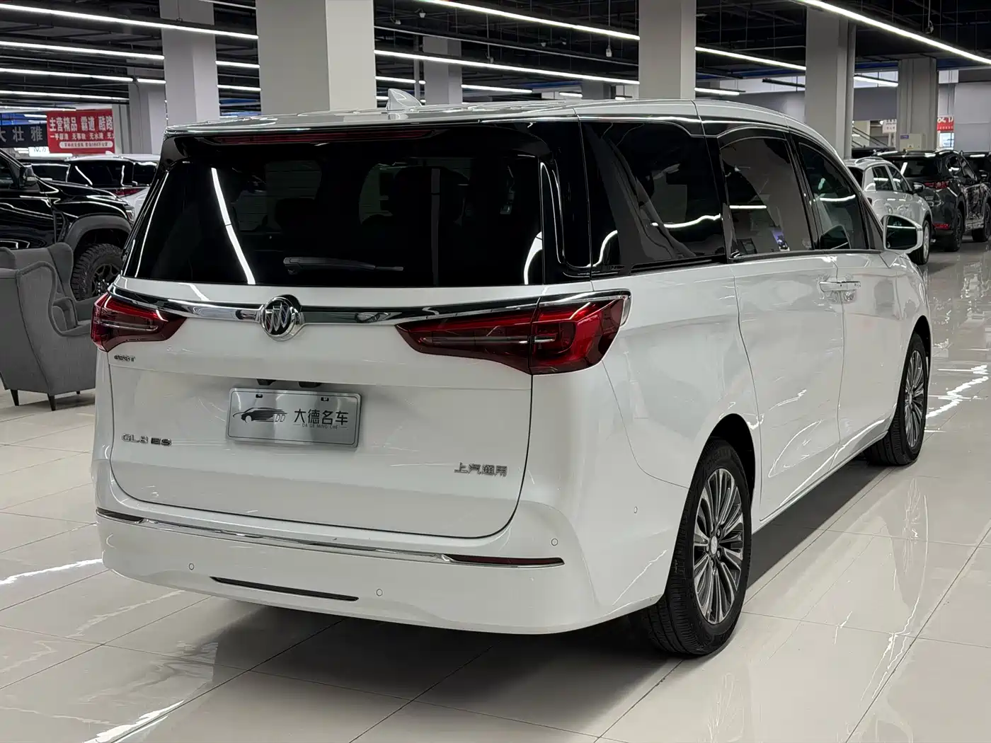 Buick GL8 2021 ES Landlord 653T Luxury фото 8