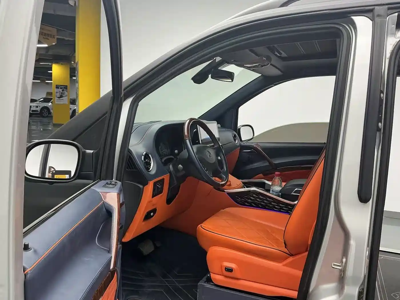 Mercedes-Benz Viano 2010 2.5L Prestige Edition фото 8