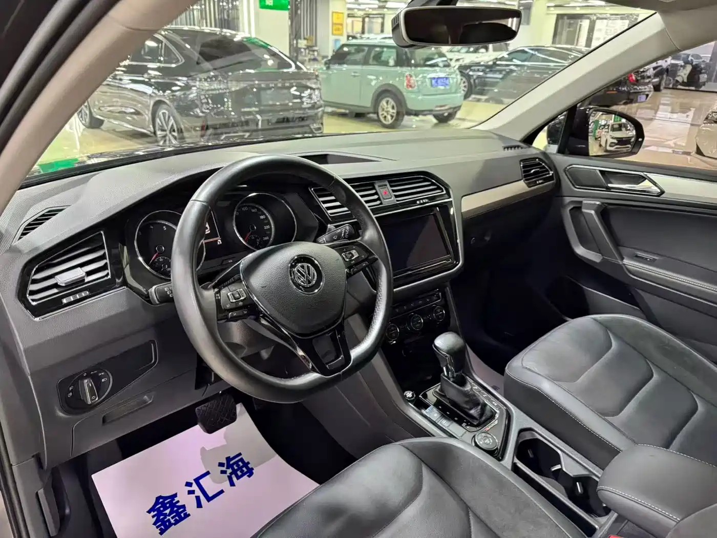 Volkswagen Tiguan L 2019 380TSI Auto 4WD Smart Luxury Edition China VI фото 8