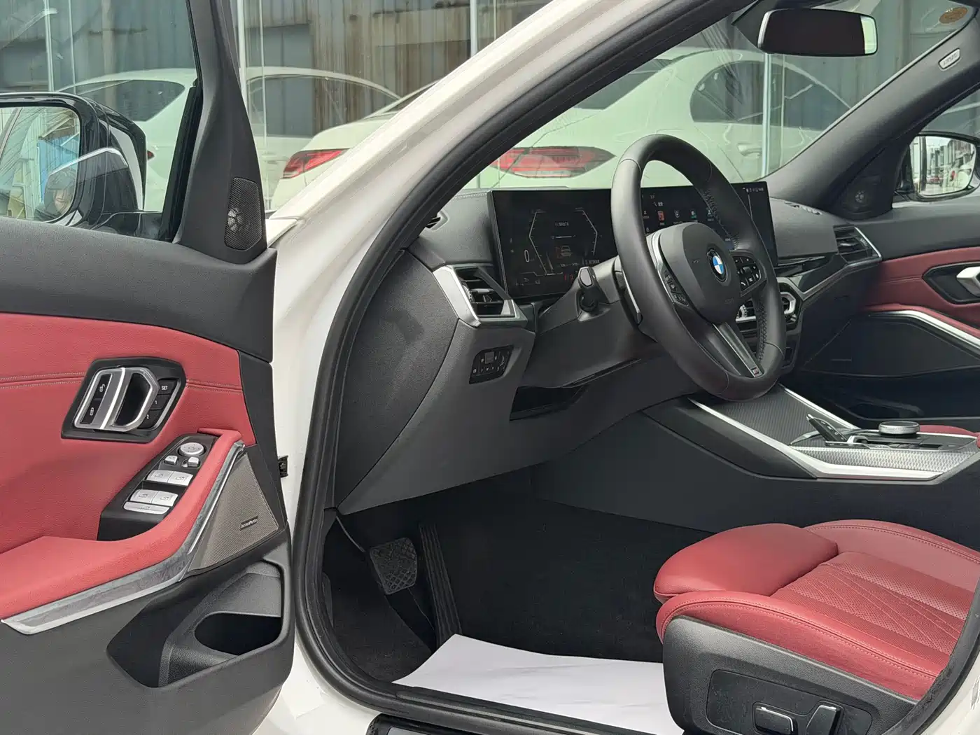 BMW 3 Series 2024 325i M Sport Shadowline Package фото 11