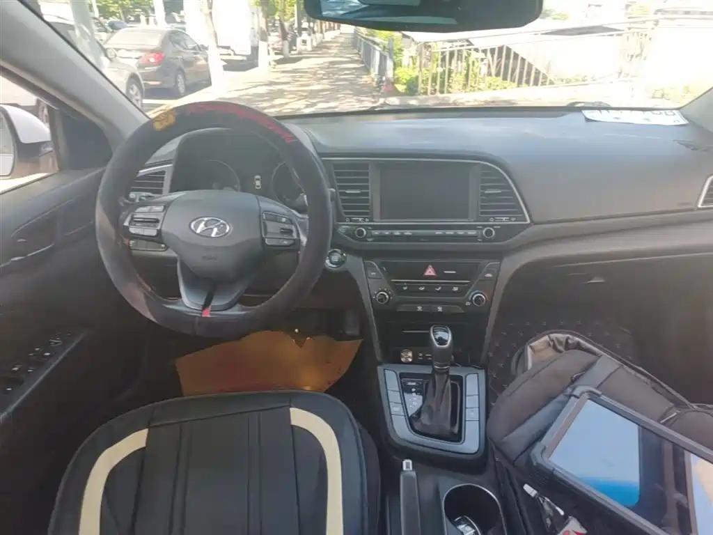 Hyundai Elantra 2018 1.4T DCT Dynamic·Vitality Model фото 10