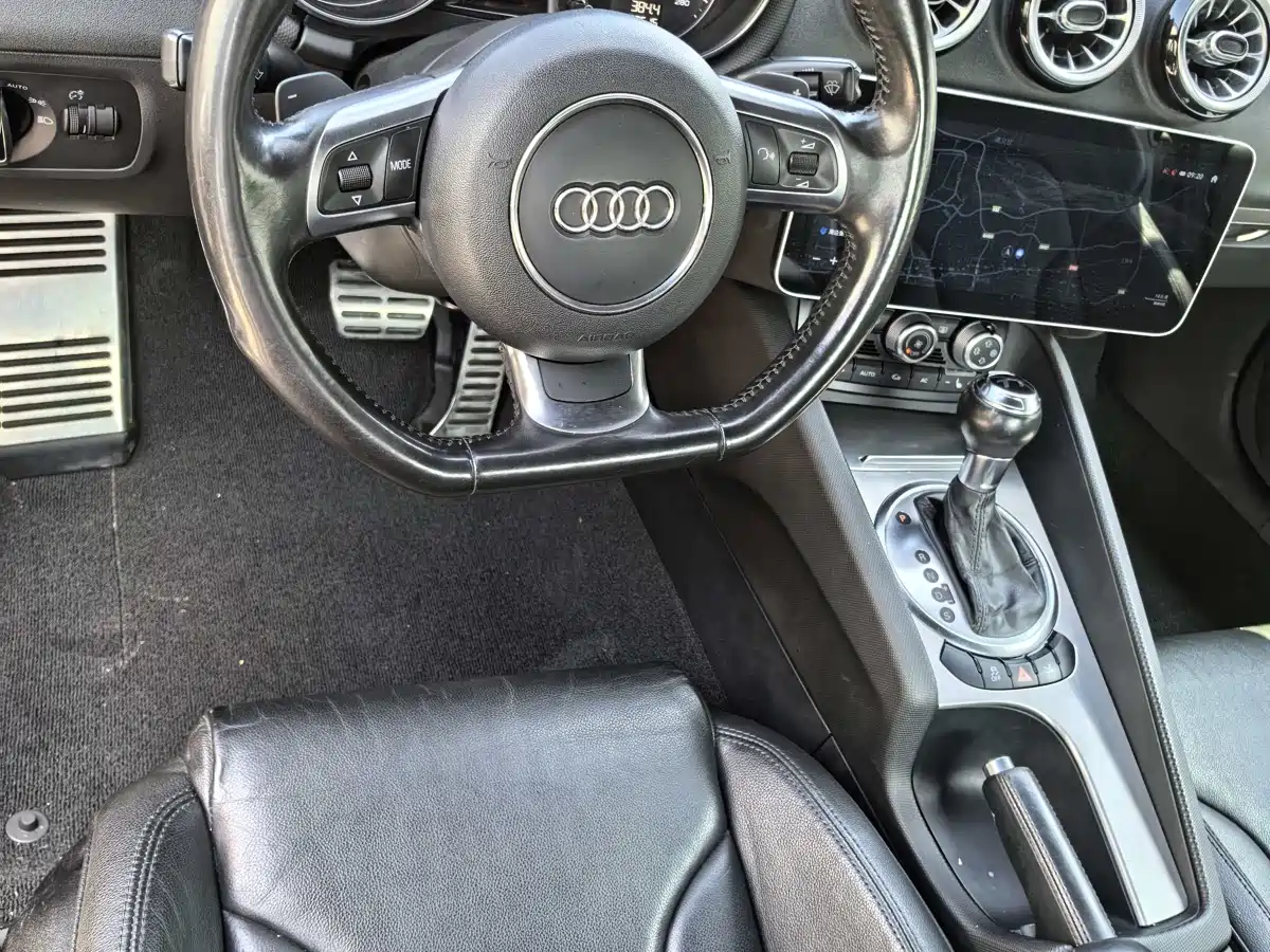 Audi TT 2011 TT Coupe 2.0TFSI фото 9