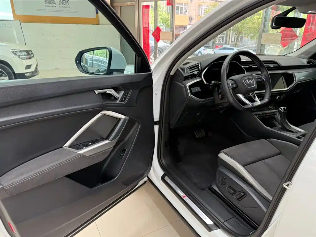 Audi Q3 2023 35 TFSI Fashion Dynamic (1.4T) фото 8