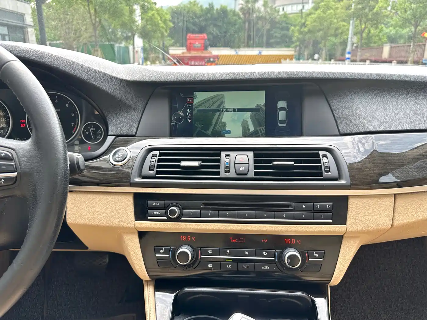 BMW 5 Series 2013 530Li Leadership фото 8