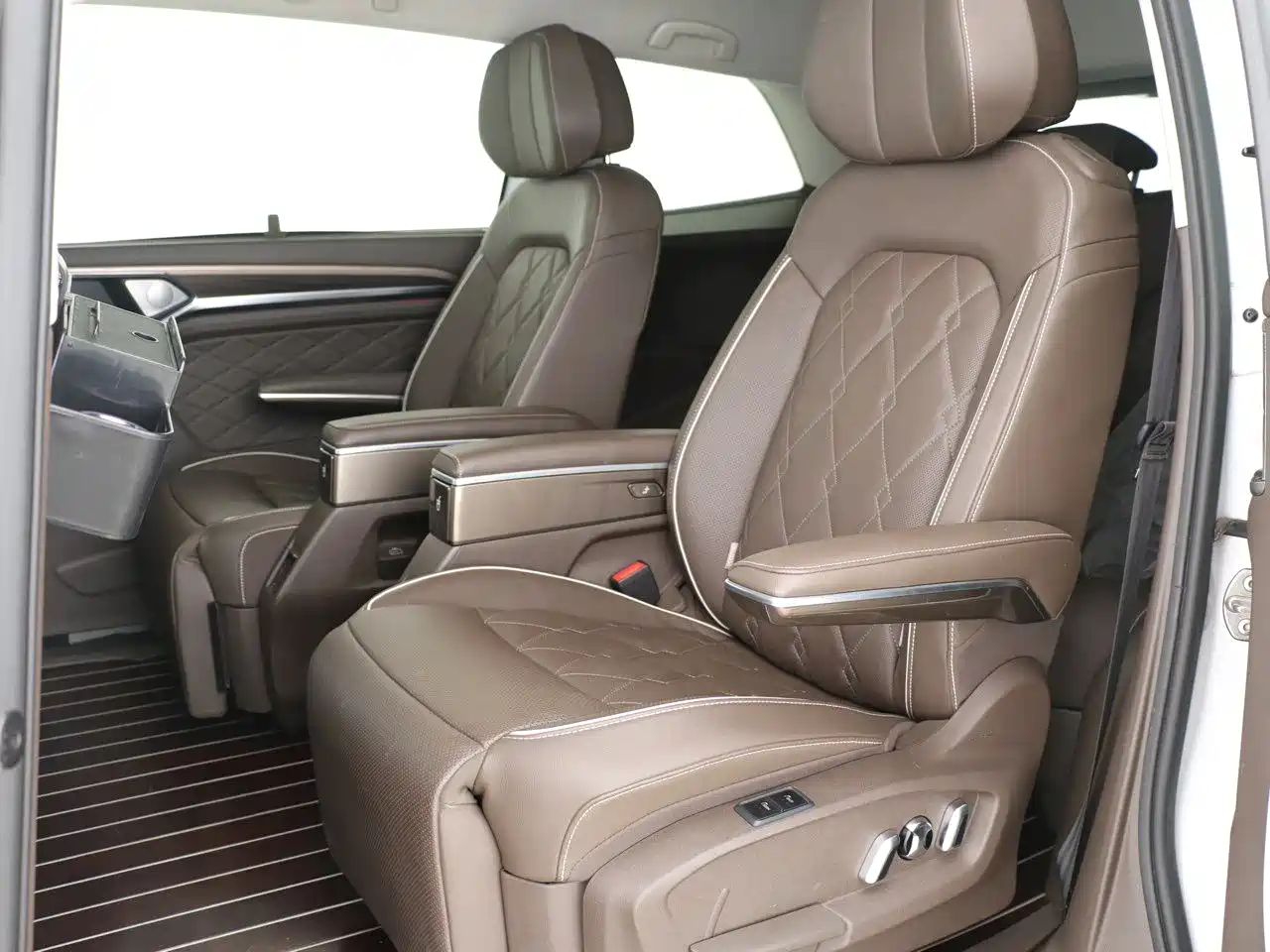 Volkswagen Viloran 2020 380TSI Premium фото 10