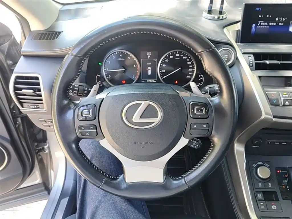 Lexus NX 2015 200t AWD F Sport фото 11