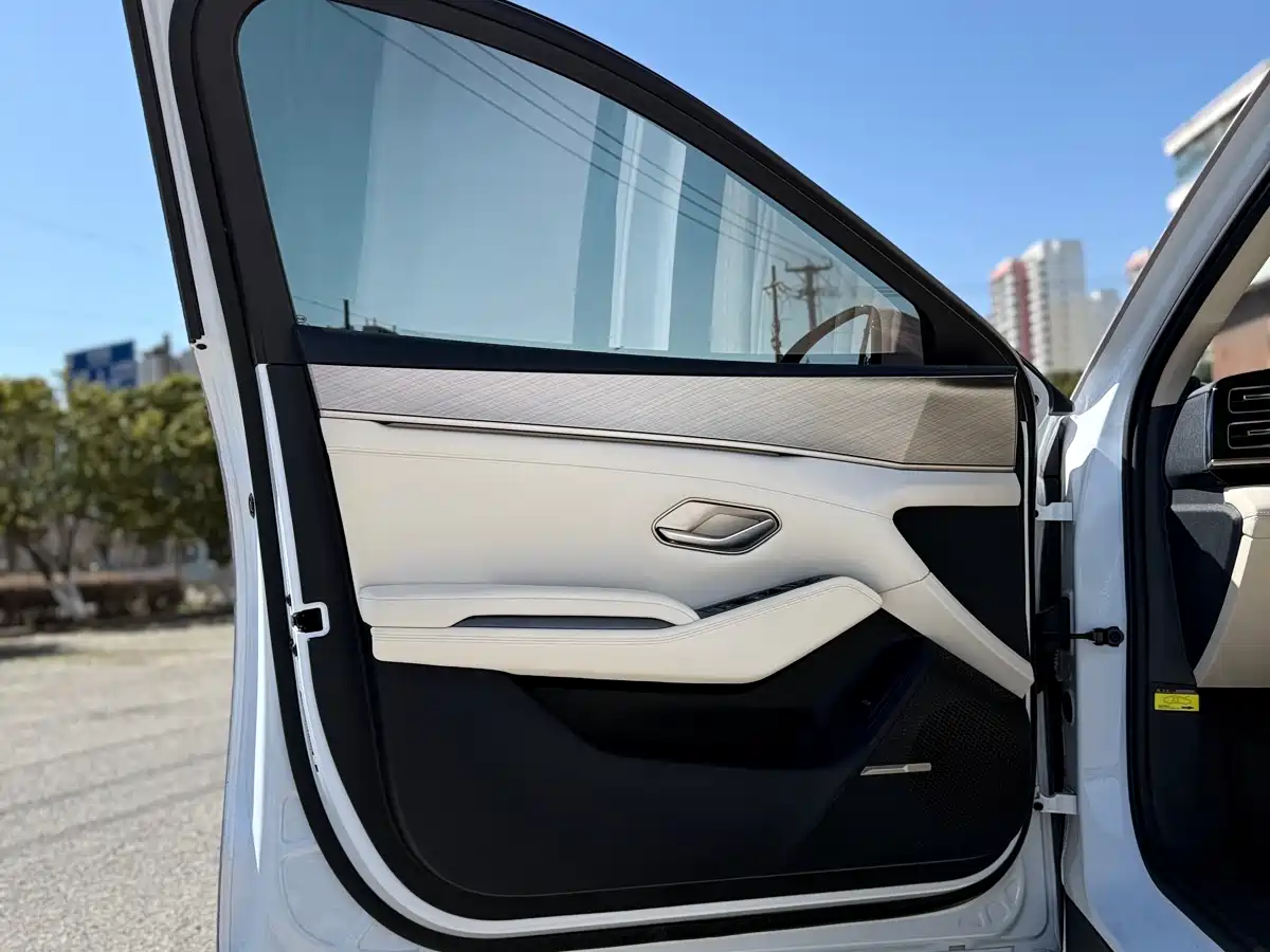 BYD Qin L 2024 DM-i 120KM Excellence Model фото 22