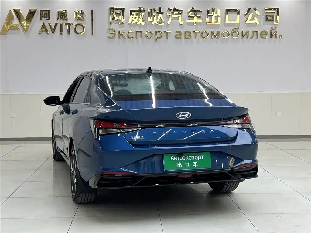HYUNDAI ELANTRA