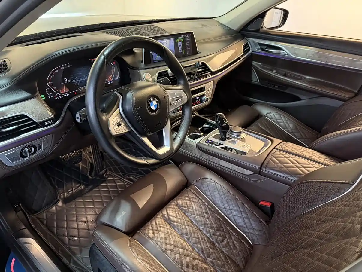BMW 7 Series 2021 Model 740Li Leading Luxury Package фото 10