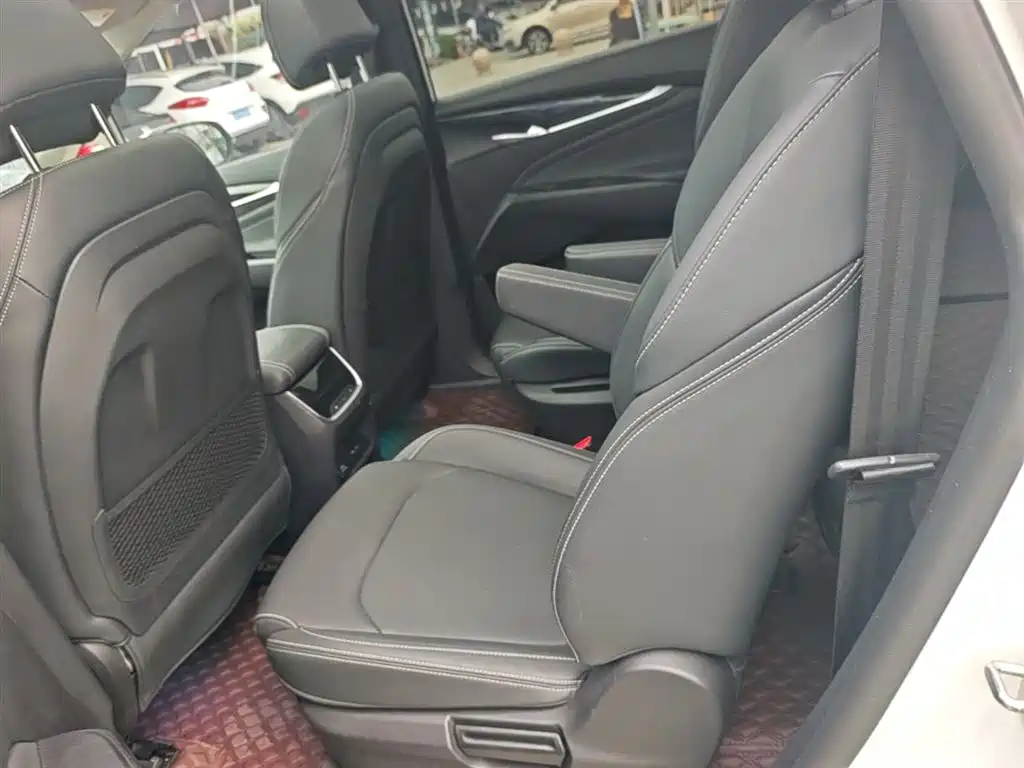 SAIC Maxus Maxus G50 2019 1.5T First Edition Automatic Luxury 6-Seater фото 17