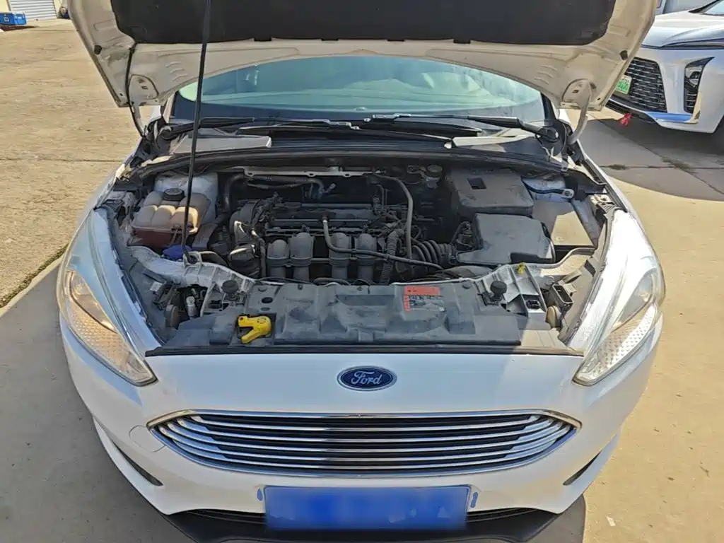 Фото 20 - Ford Focus