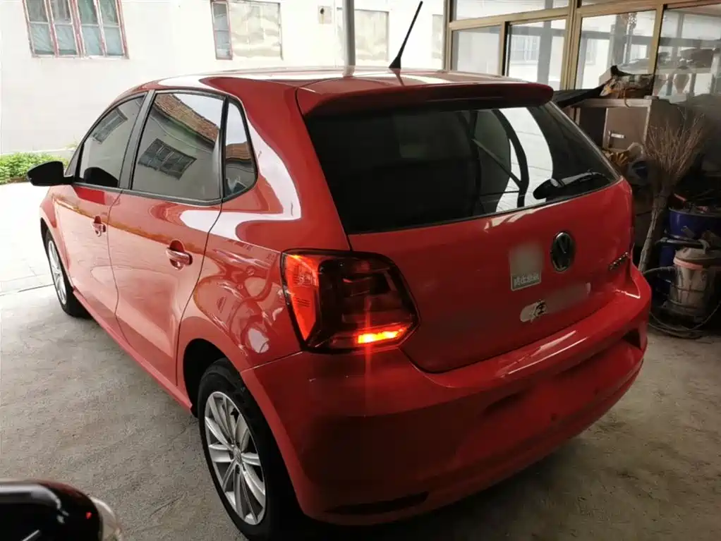 Volkswagen Polo 2014 1.6L Automatic Comfort Edition фото 5