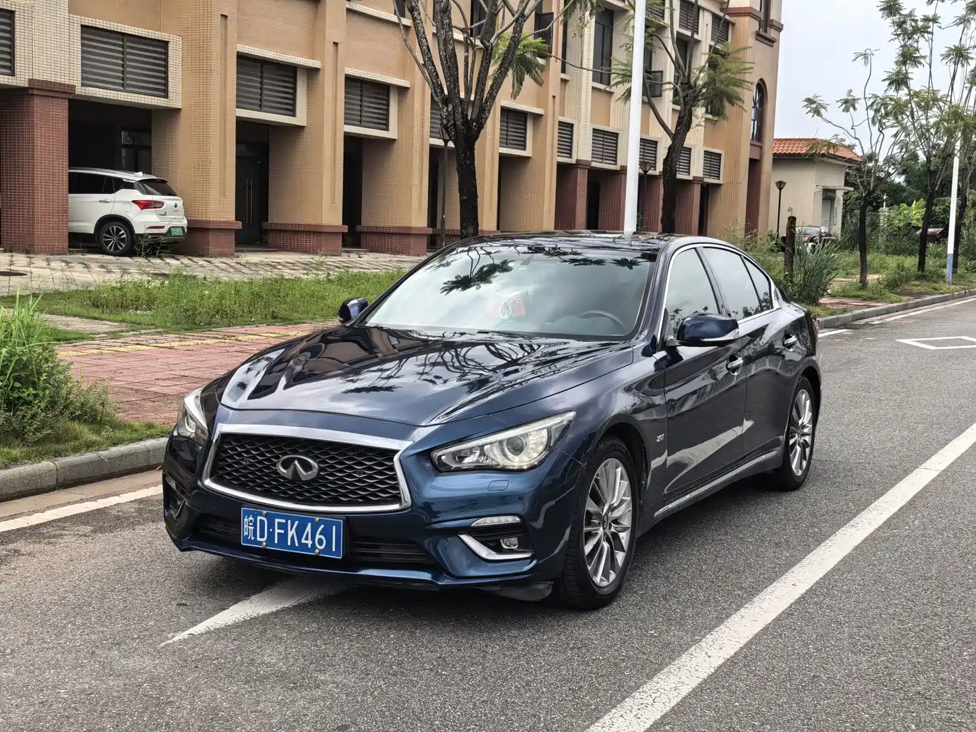 Фото 3 - Infiniti Q50L