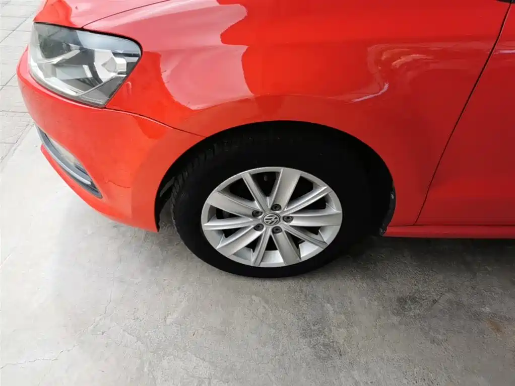 Volkswagen Polo 2014 1.6L Automatic Comfort Edition фото 23