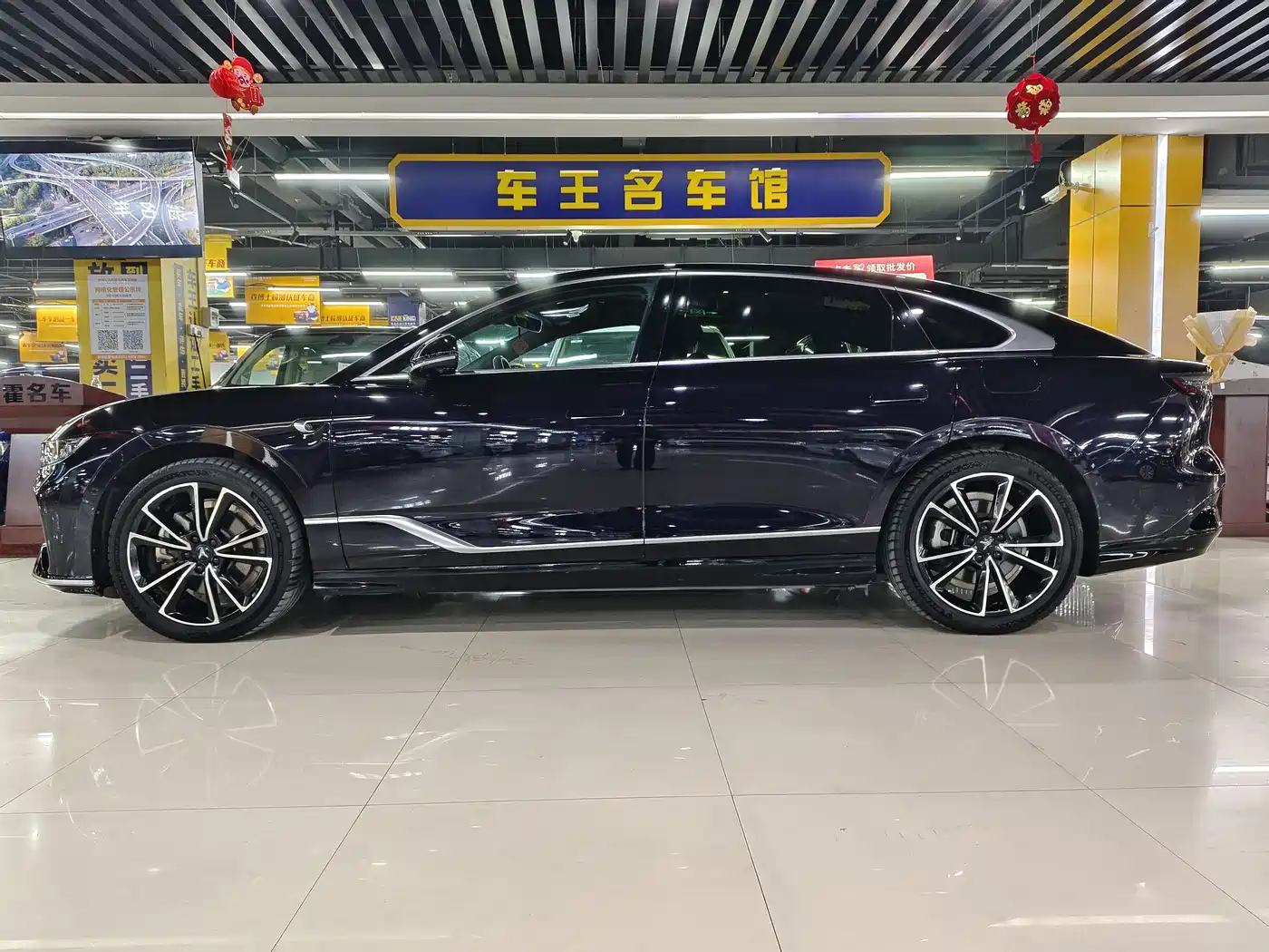 Voyah Auto VOYAH Zhuiguang 2024 PHEV AWD Ultra Long Range Flagship фото 9