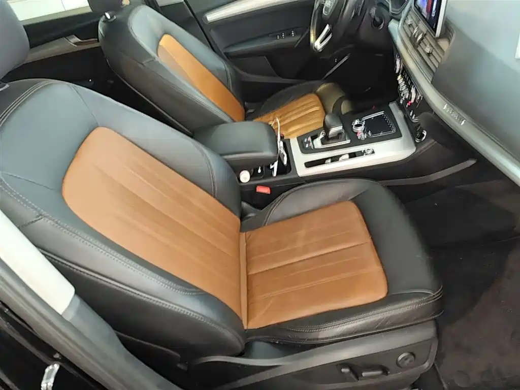Audi Q5L 2020 Facelift 40 TFSI Honor Fashion фото 25
