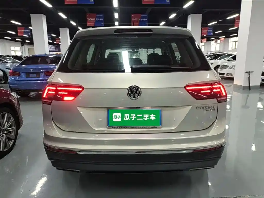Volkswagen Tiguan L 2017 380TSI Automatic 4WD Luxury Edition фото 6