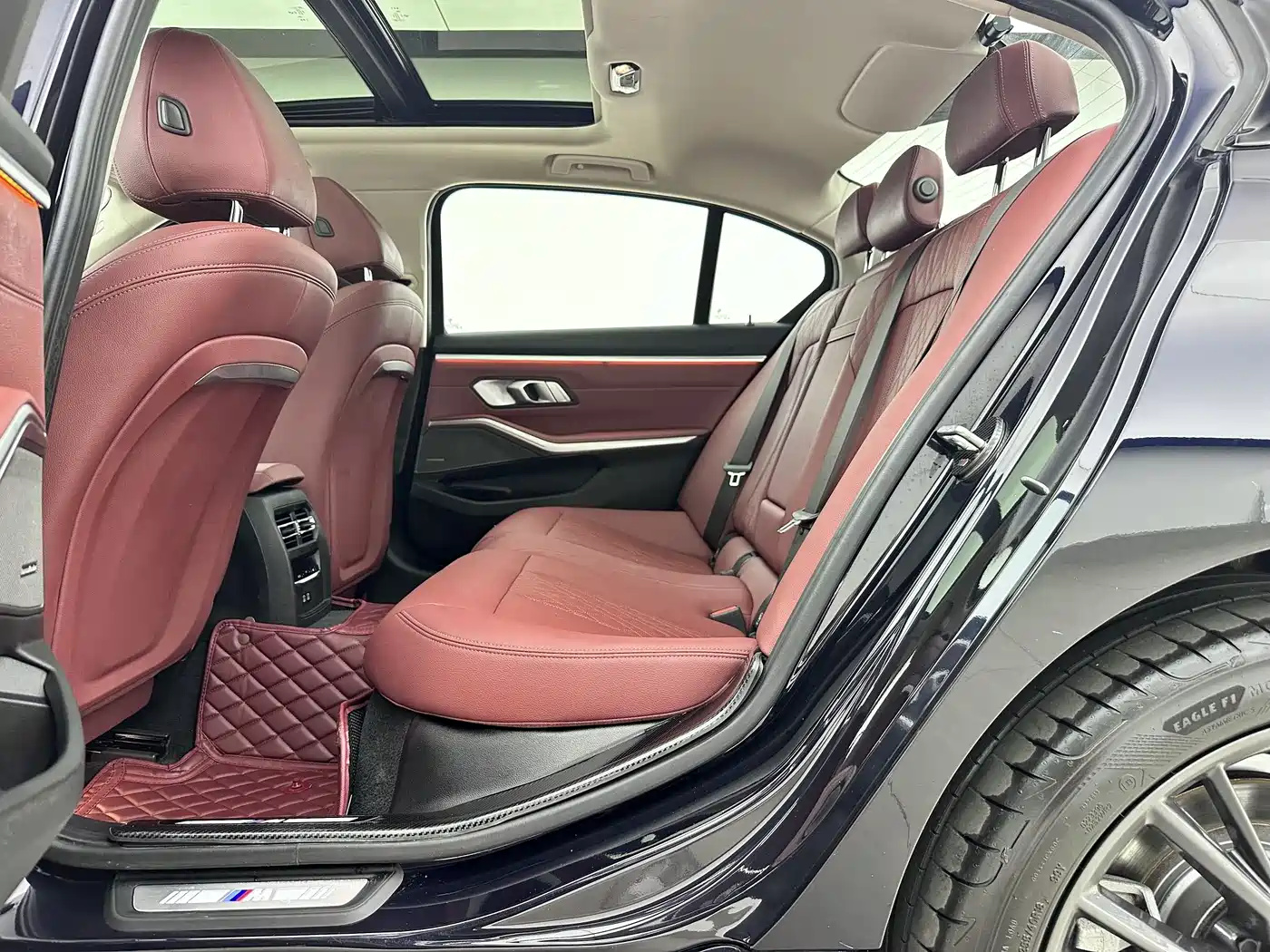 BMW 3 Series 2024 325Li M Sport Shadowline Package фото 8