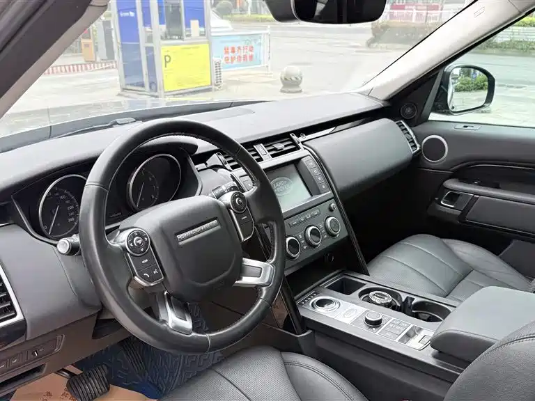 Land Rover Discovery 2017 3.0 SC V6 S фото 7